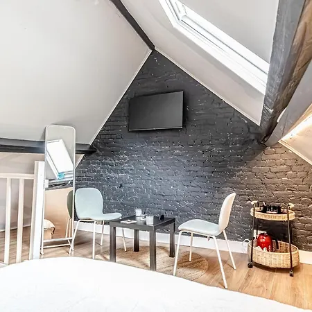 Lovely & Comfortable At Heart Of Apartamento