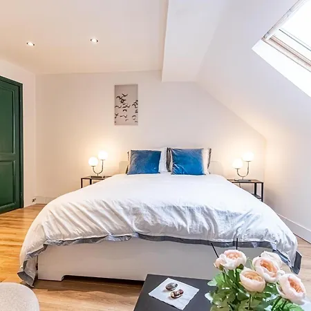 Lovely & Comfortable At Heart Of Apartment *