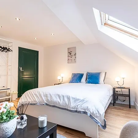Apartment Lovely & Comfortable At Heart Of