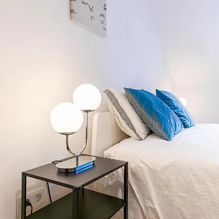 Lovely & Comfortable At Heart Of Apartment *