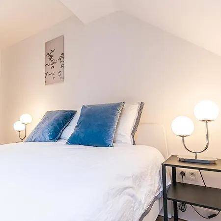 Apartment Lovely & Comfortable At Heart Of *
