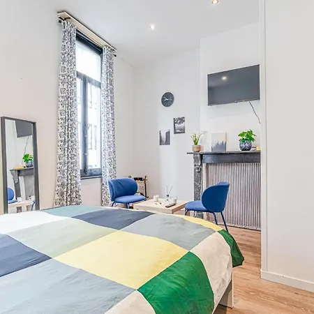Lovely & Comfortable At Heart Of Apartment