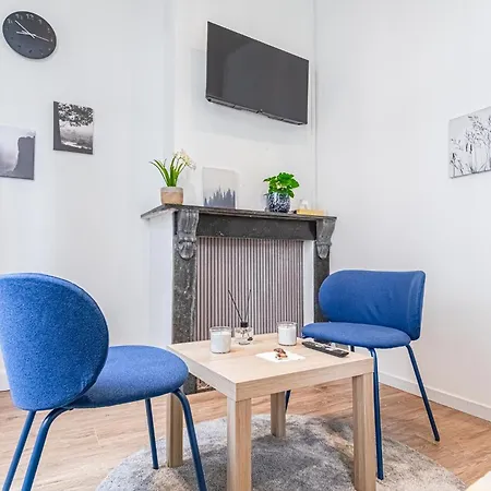 Lovely & Comfortable At Heart Of Apartment *
