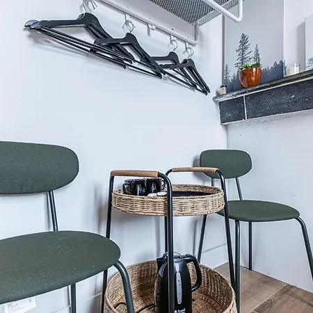Lovely & Comfortable At Heart Of Apartment *