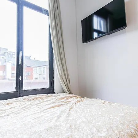 Lovely & Comfortable At Heart Of Apartment