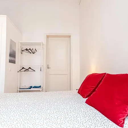 Apartment Lovely & Comfortable At Heart Of *