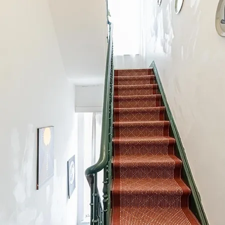 Apartment Lovely & Comfortable At Heart Of