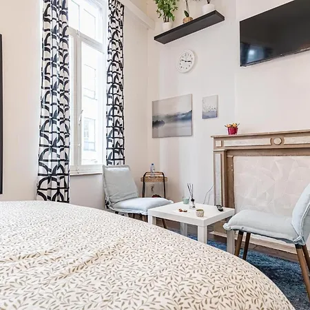 Lovely & Comfortable At Heart Of Apartment
